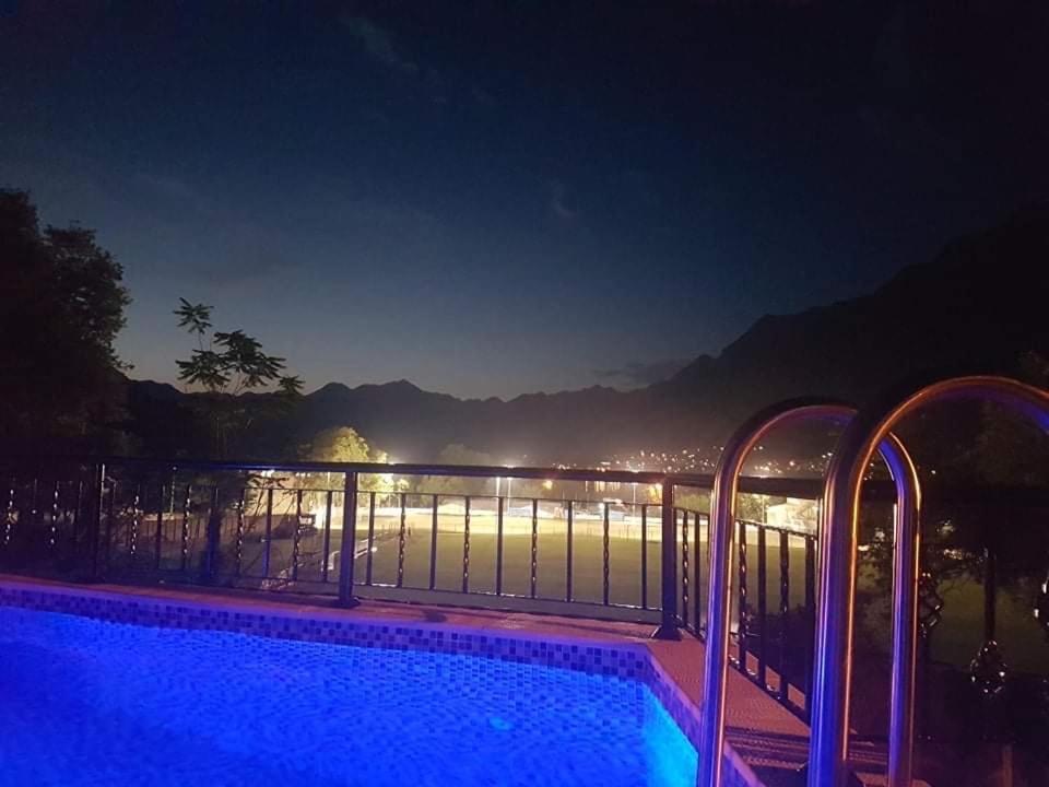 Sunshine Apartment With Private Pool And Parking كوتور المظهر الخارجي الصورة