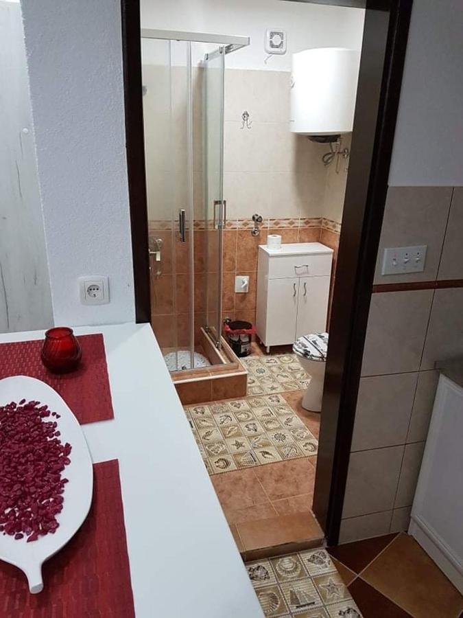 Sunshine Apartment With Private Pool And Parking كوتور المظهر الخارجي الصورة