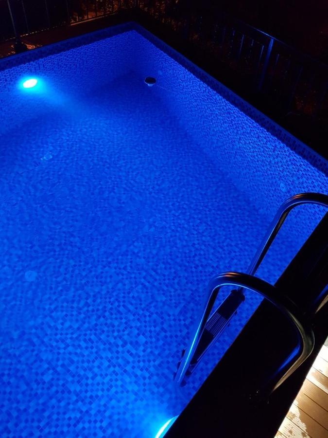 Sunshine Apartment With Private Pool And Parking كوتور المظهر الخارجي الصورة
